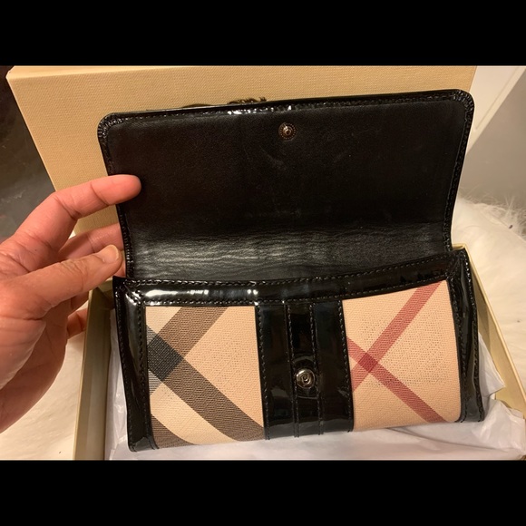Burberry Wallet - Picture 3 of 8
